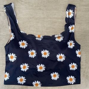 Kortni jeane scallop top